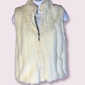 Frankly My Dear Designs Ivory/Creme Faux Fur Vest - Like New